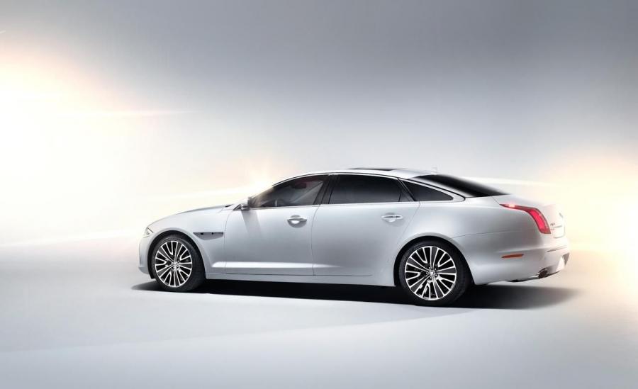  Jaguar XJ Ultimate 2013 года  (фото 17 из 29)